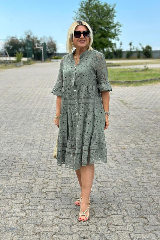 Mirelle – Tijdloze jurk met ingewikkelde details